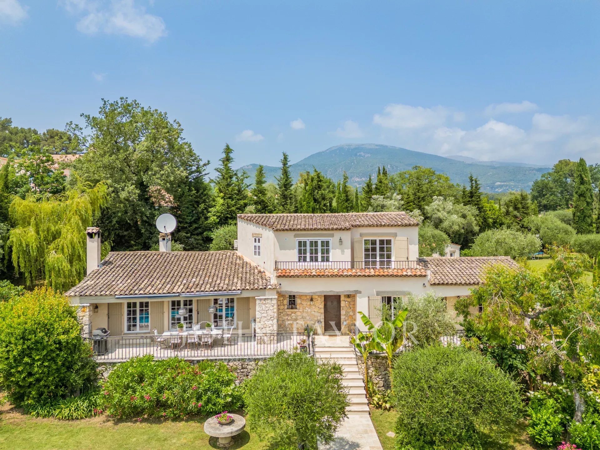 Maison à vendre, 220m², Roquefort-les-Pins