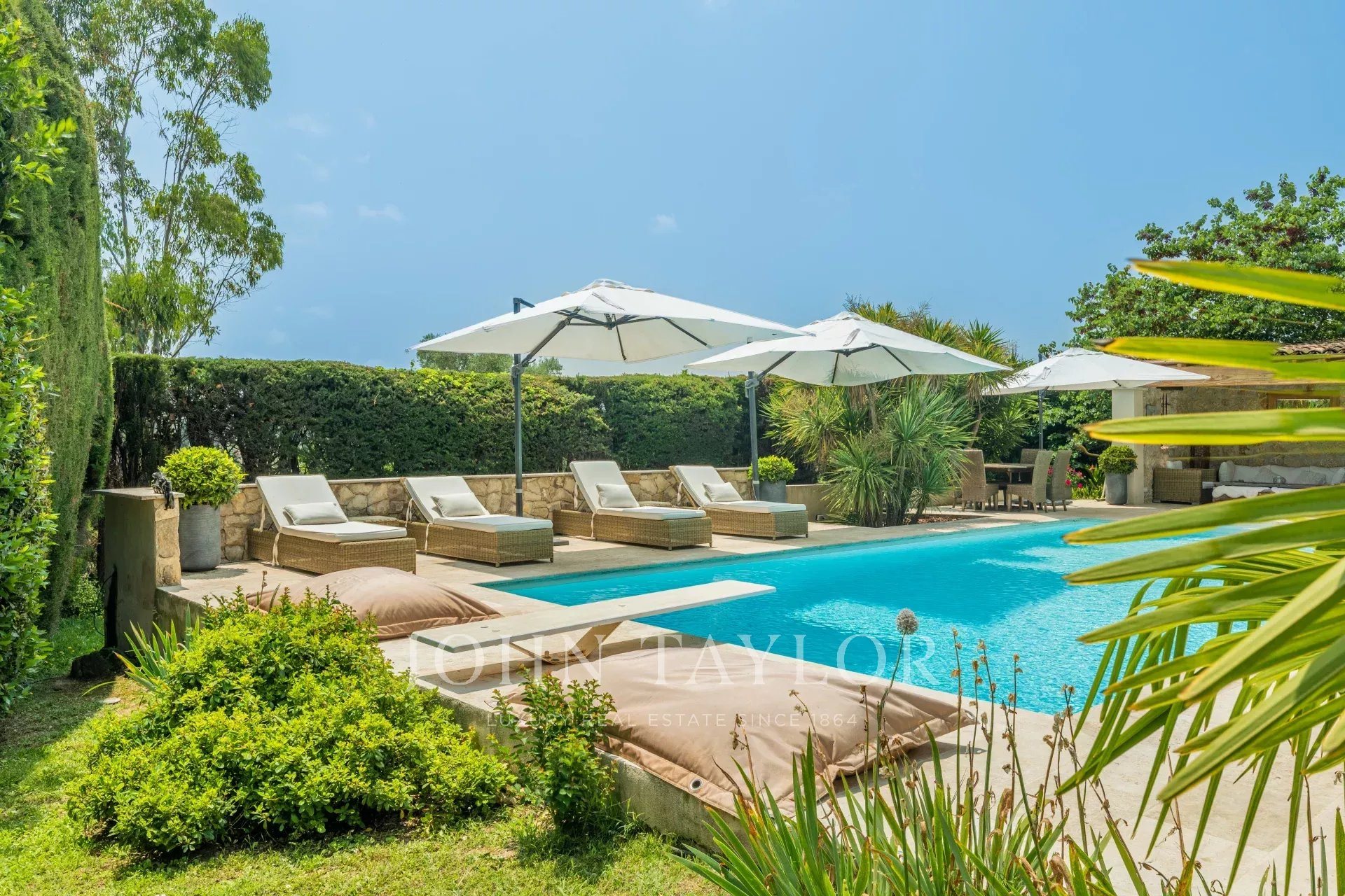 Maison à vendre, 220m², Roquefort-les-Pins