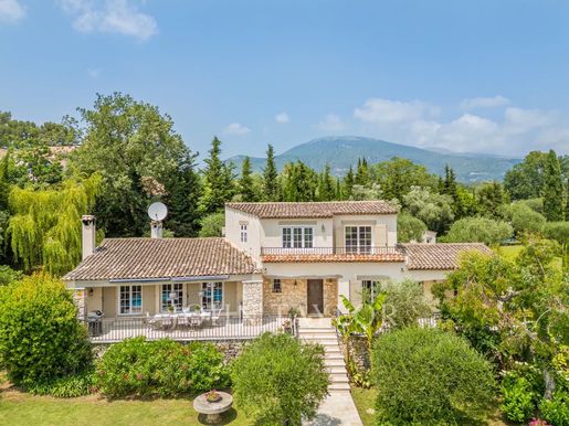Maison 7 pièces 220 m² · à Roquefort-les-Pins · 220 m² · 2 190 000 €