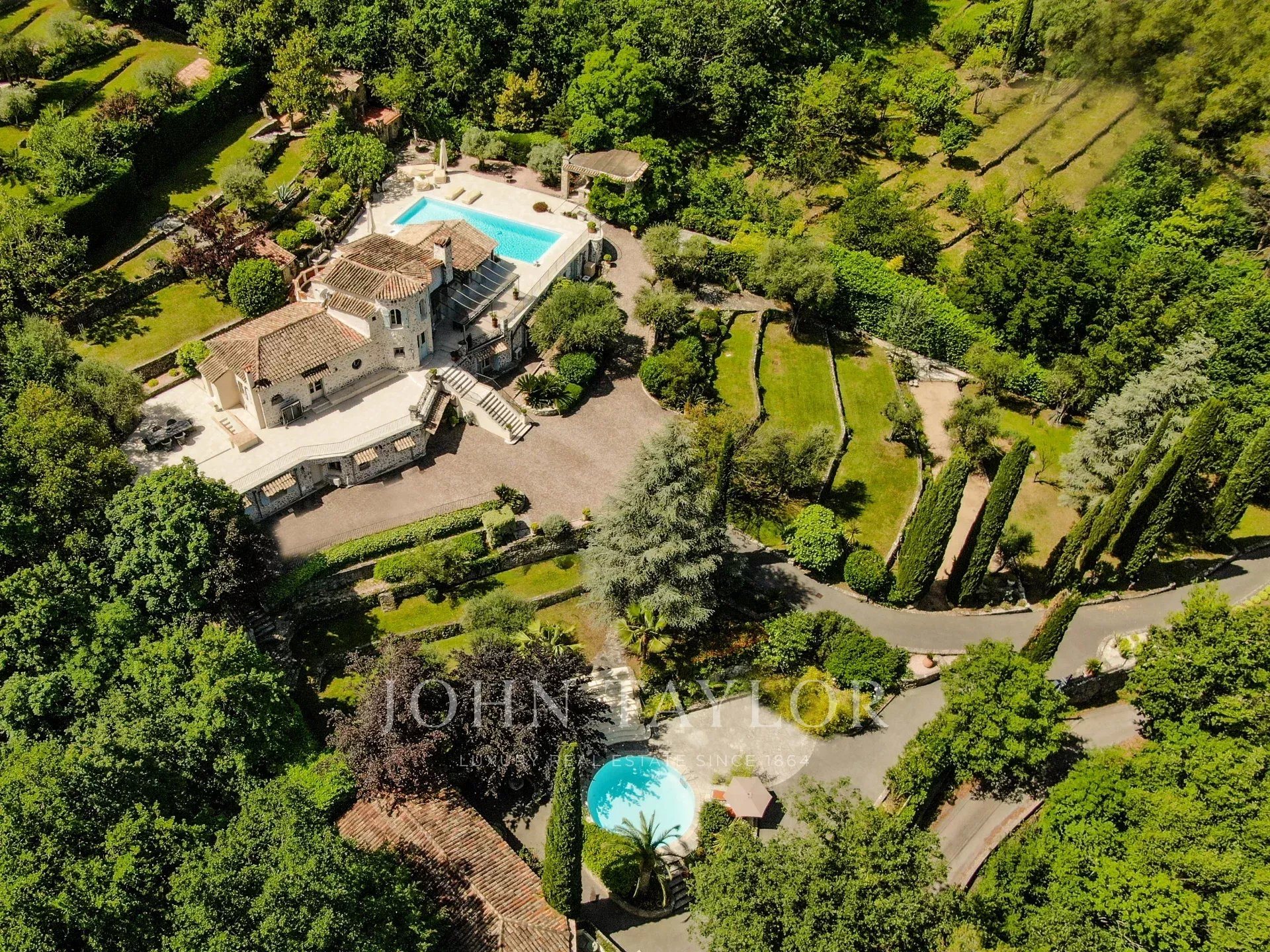 Maison à vendre, 396m², Le Rouret