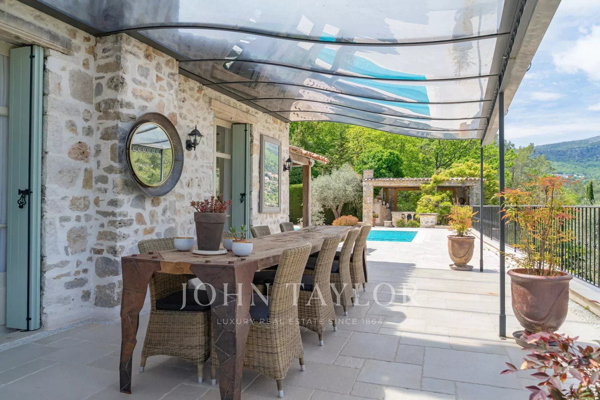 Maison à vendre, 396m², Le Rouret