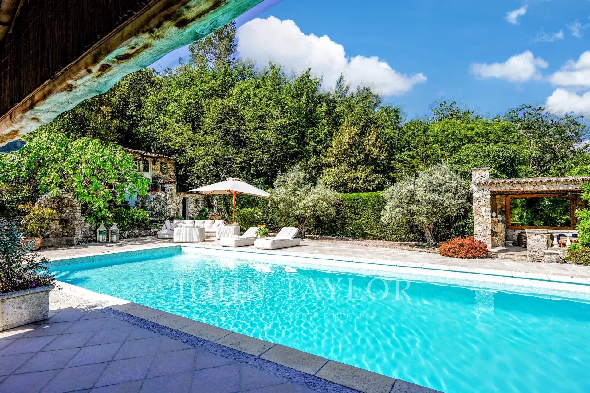 Maison à vendre, 396m², Le Rouret