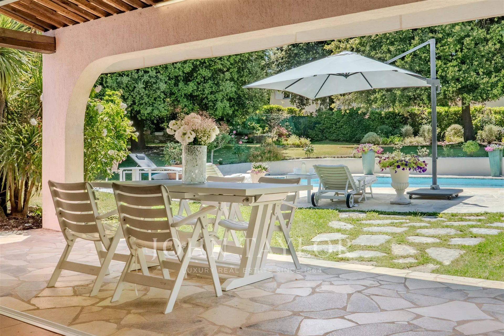 Maison à vendre, 337m², Le Rouret