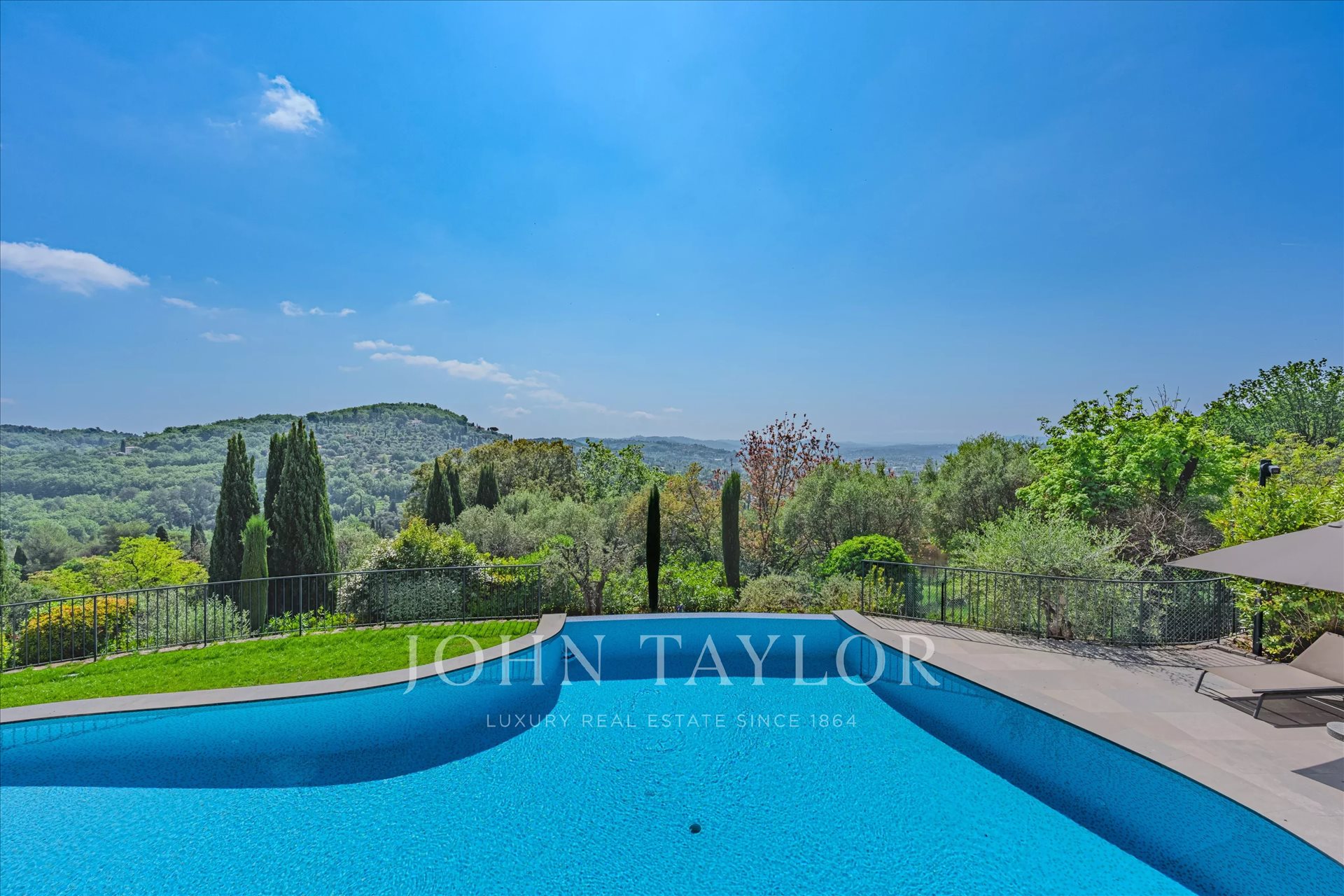 Maison à vendre, 730m², Grasse