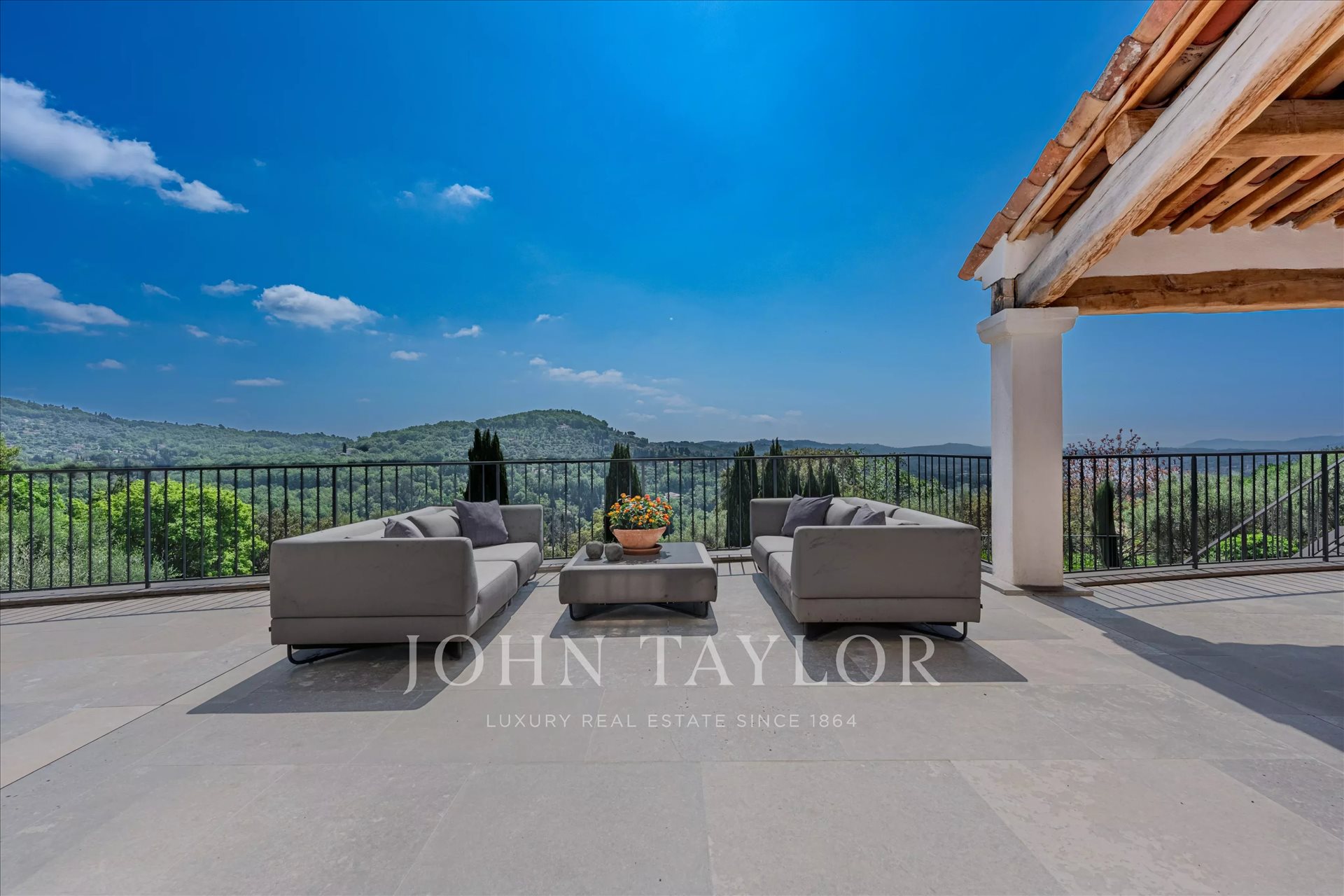 Maison à vendre, 730m², Grasse