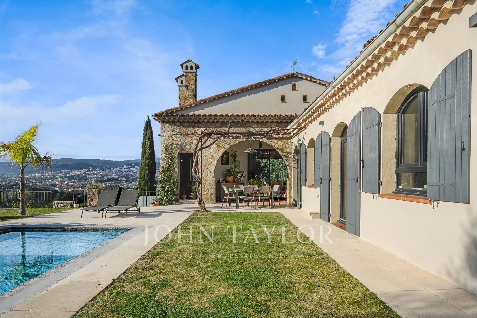 Maison à vendre, 217m², Valbonne