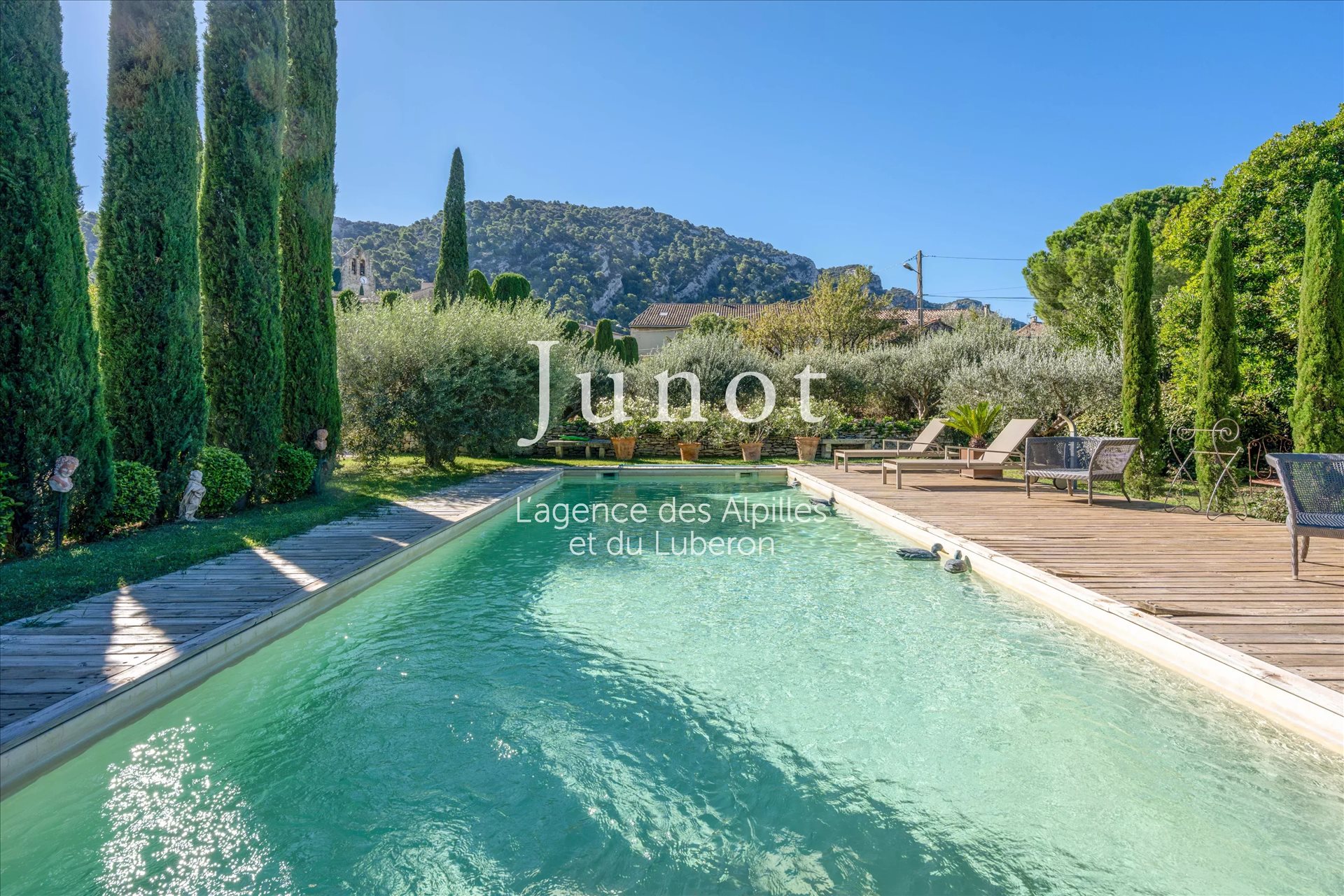 Maison à vendre, 240m², Robion