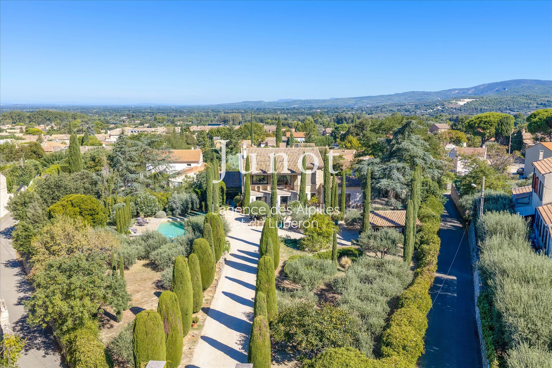 Maison à vendre, 240m², Robion