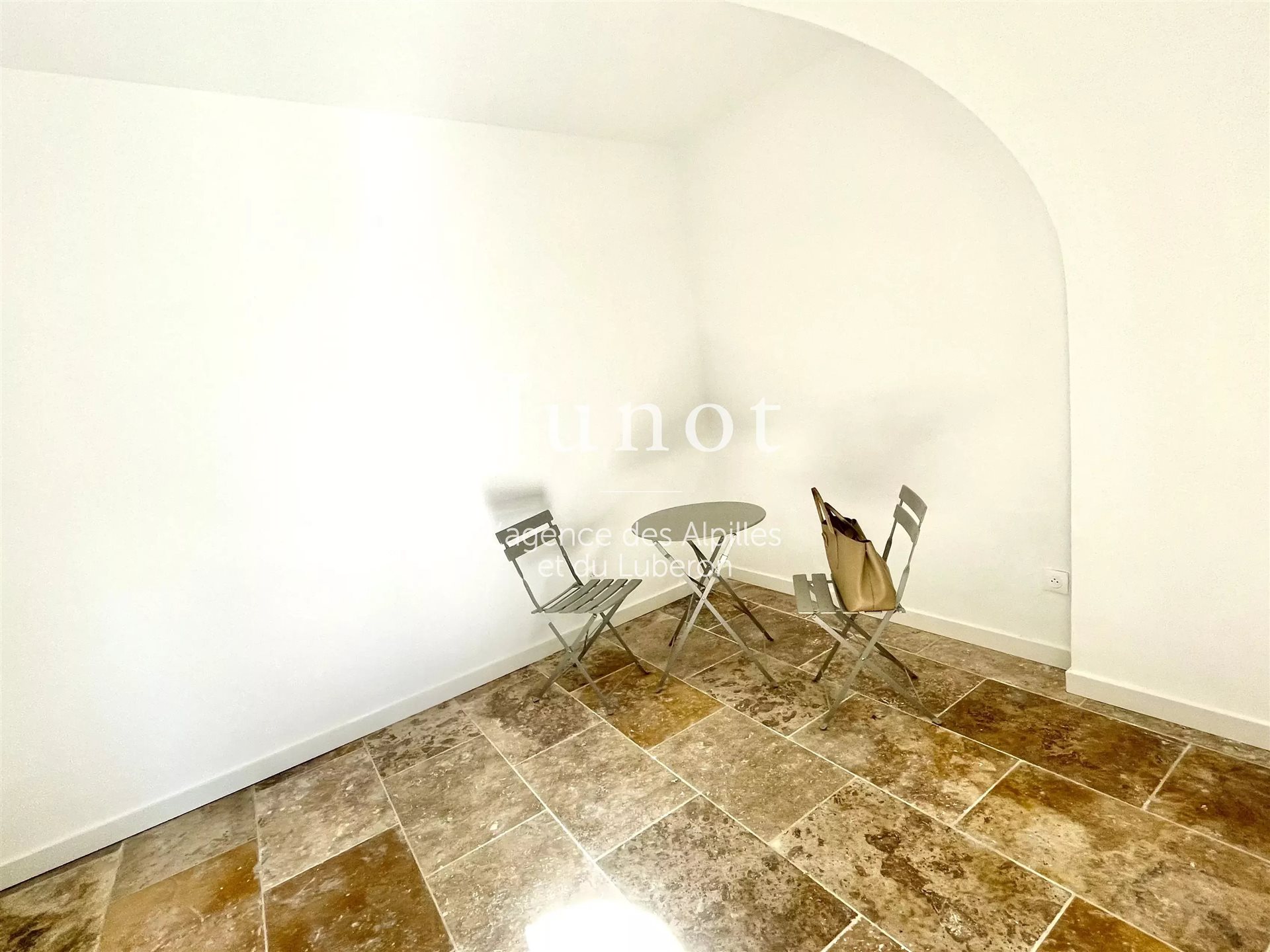 Maison à vendre, 56m², Aureille