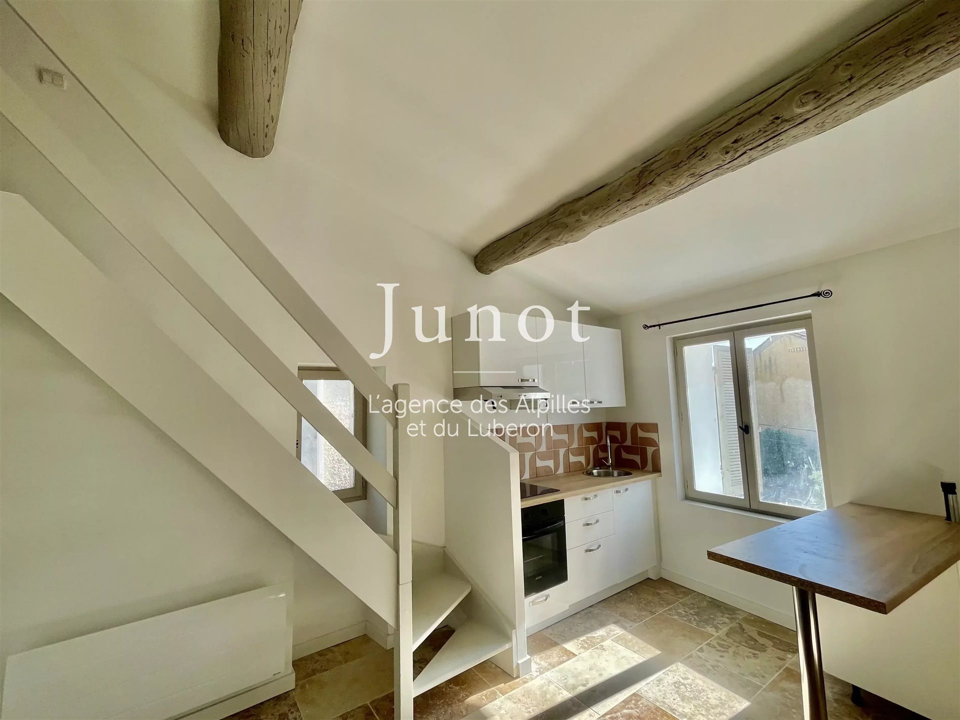 Maison à vendre, 56m², Aureille