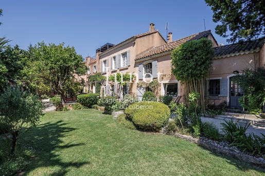 Paradou 333m²
