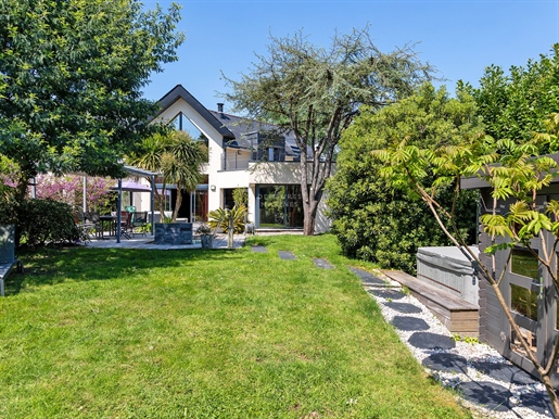 Advert pic 0