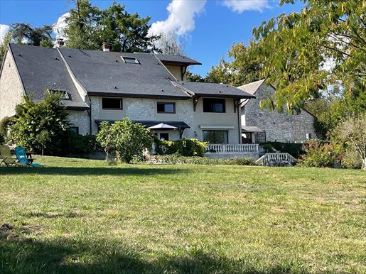 Maison 14 pièces 460 m² · à Ceyzérieu · 460 m² · 1 180 000 €