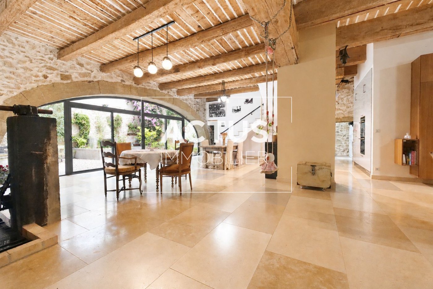 Maison à vendre, 240m², Eyguières