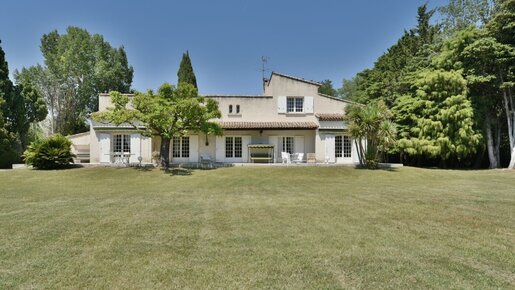 Maison 8 pièces 284 m² · à Salon-de-Provence · 284 m² · 890 000 €