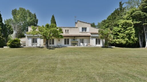 Maison 8 pièces 284 m² · à Salon-de-Provence · 284 m² · 890 000 €