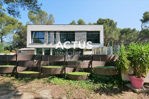 Maison 5 pièces 122 m² · à Salon-de-Provence · 122 m² · 680 000 €