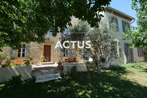 Maison 7 pièces 217 m² · à Salon-de-Provence · 217 m² · 1 050 000 €