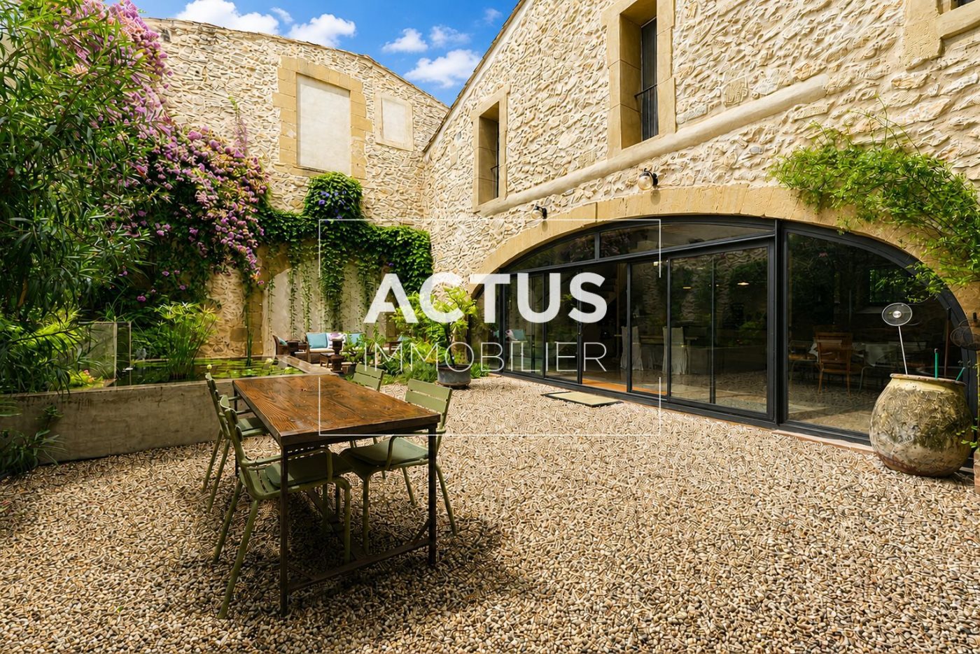 Maison à vendre, 240m², Eyguières