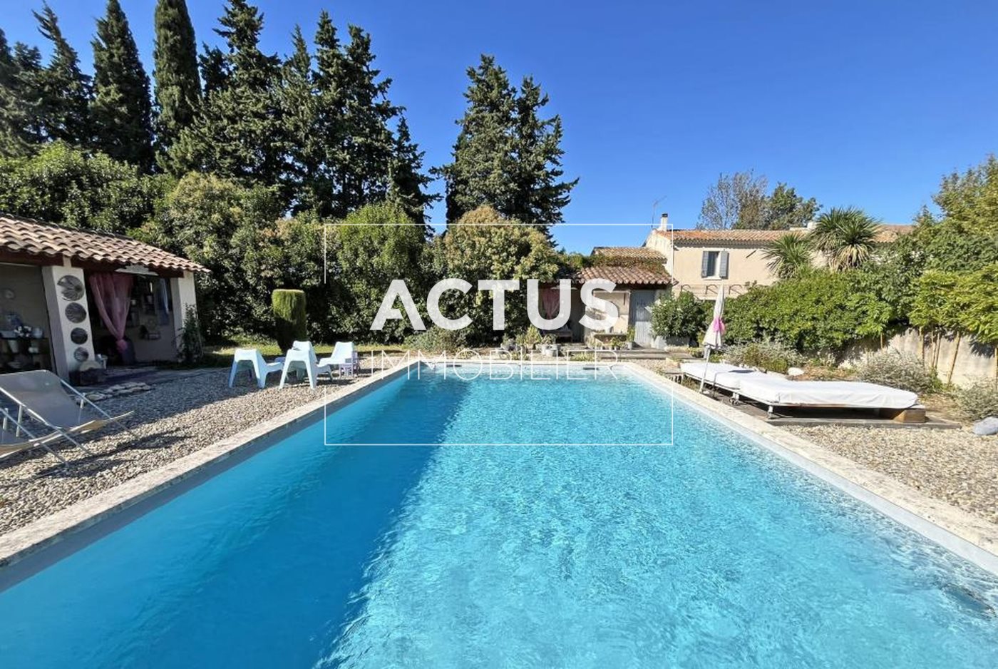 Maison à vendre, 220m², Sénas