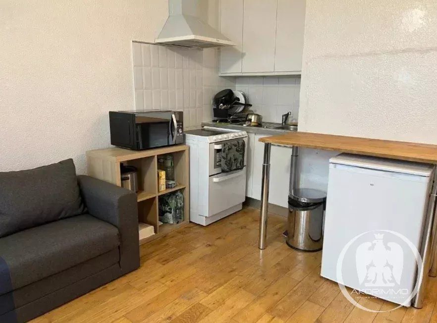 Charming 2-Room Apartment with Sea View in Antibes - Vue 3
