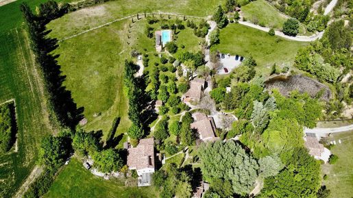 Local commercial 1000 m² · à Sigonce · 1 000 m² · 2 820 000 €