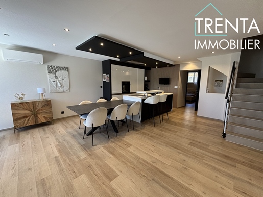 Maison 6 pièces 240 m² · à Charnècles · 240 m² · 465 000 €