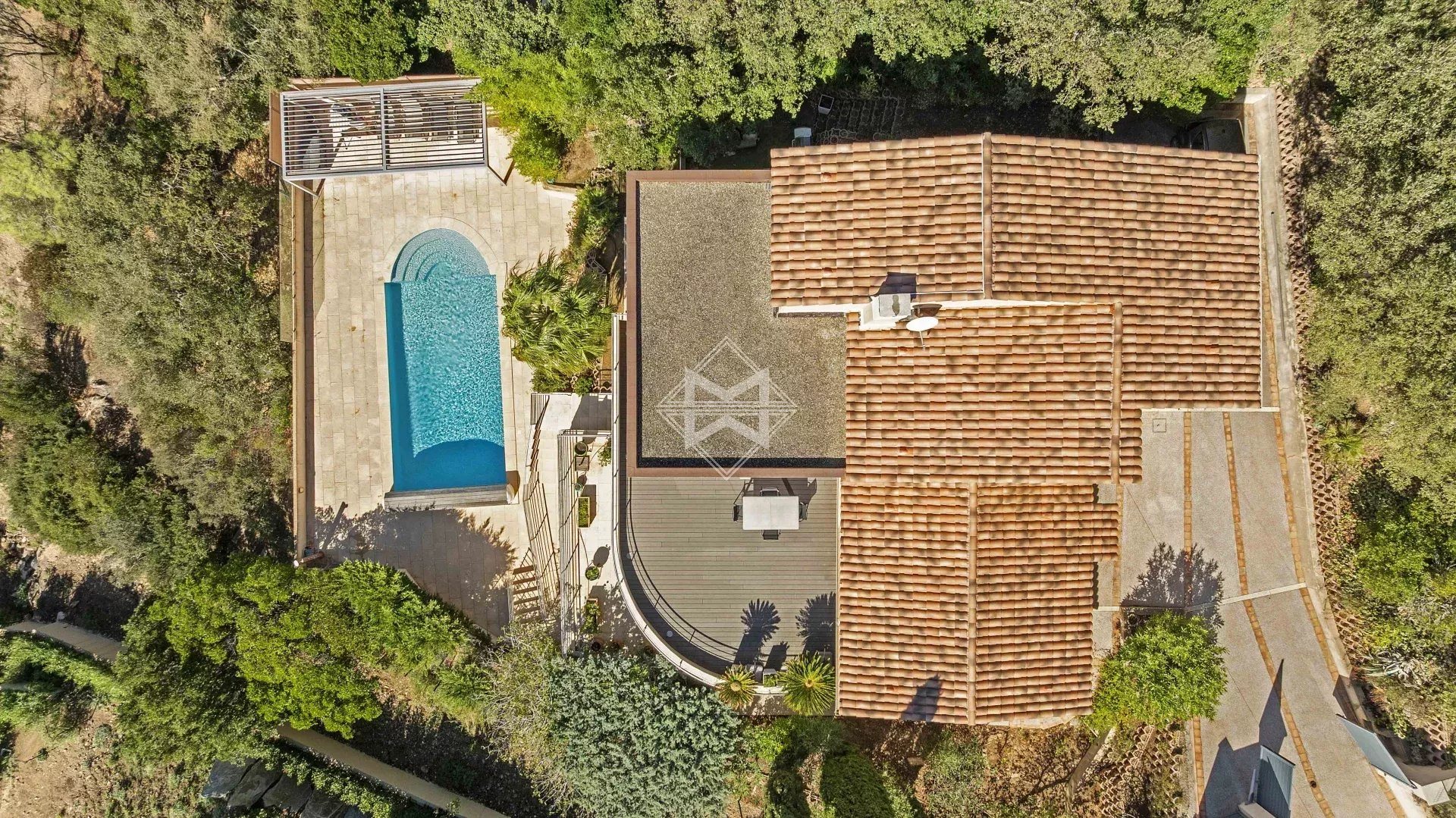Maison à vendre, 225m², Roquebrune-sur-Argens