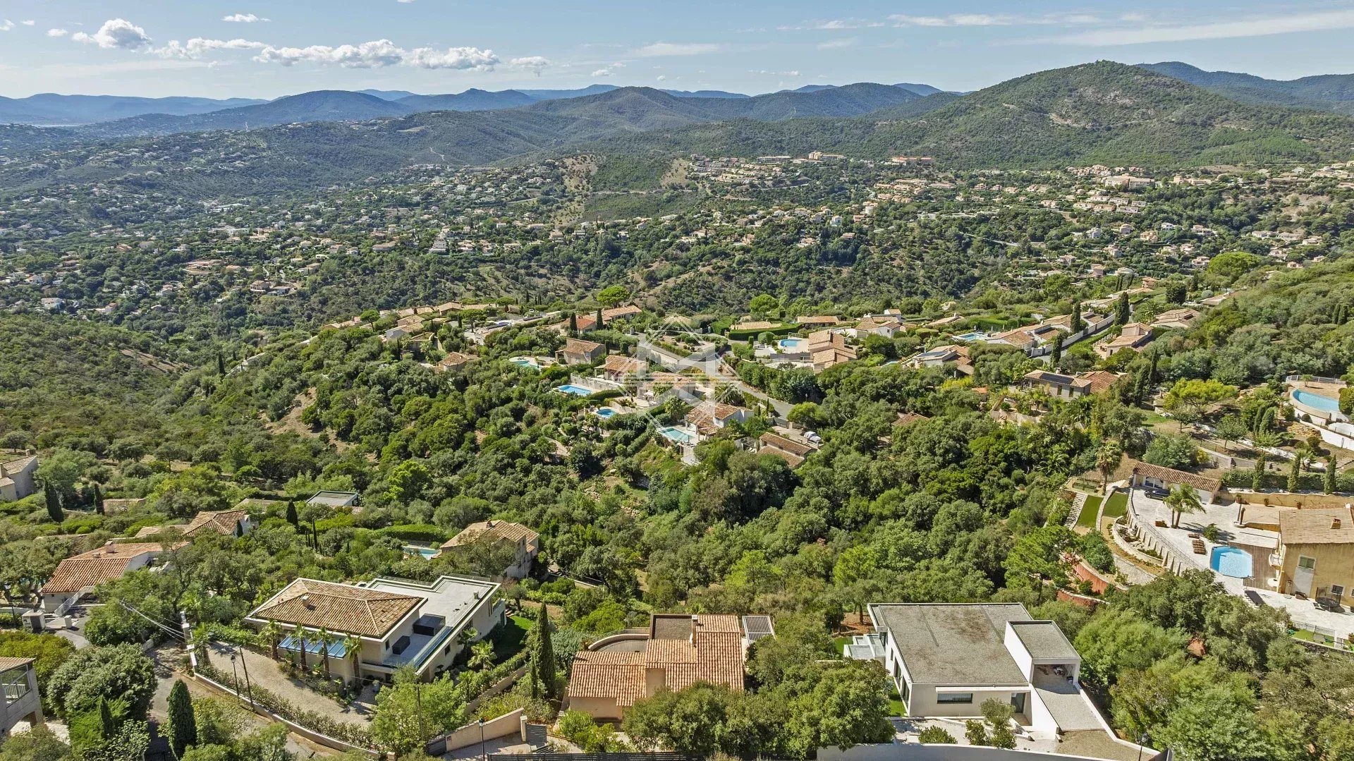 Maison à vendre, 225m², Roquebrune-sur-Argens