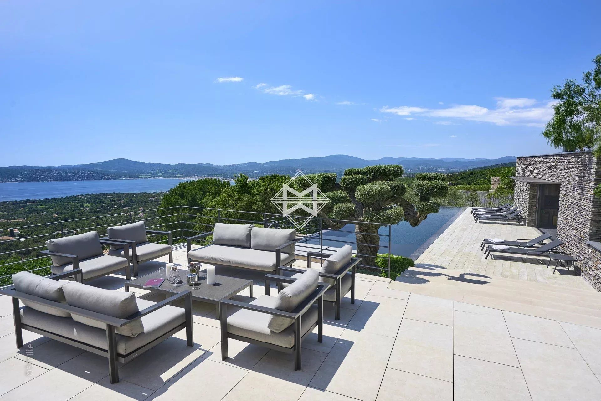 Maison à vendre, 422m², Grimaud