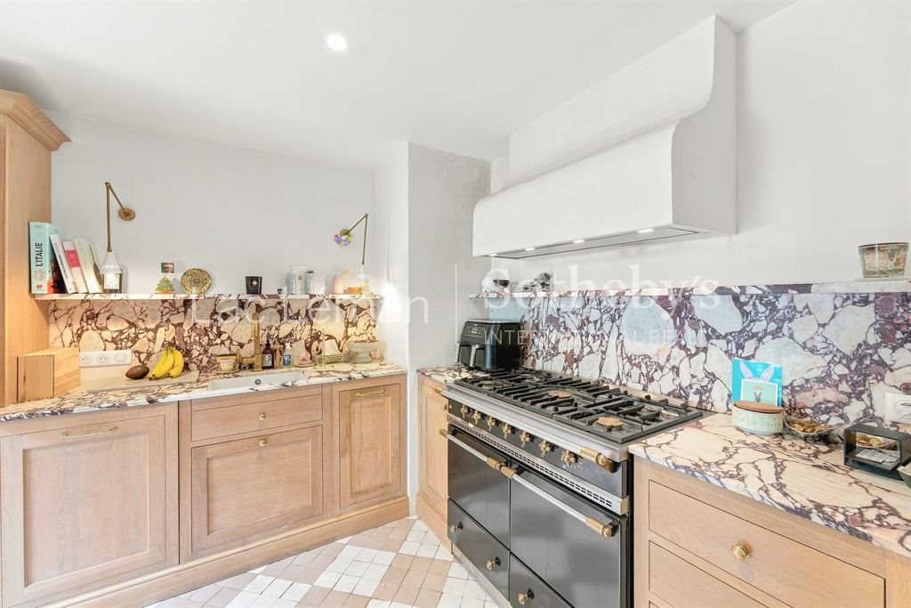 Maison à vendre, 142m², Nernier