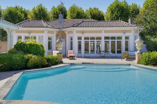 11 pièces 453 m² · à Audenge · 453 m² · 984 000 €