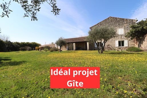 Maison 8 pièces 213 m² · à La Garde-Adhémar · 213 m² · 430 500 €