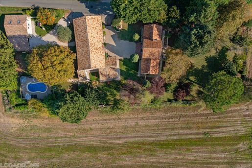 Maison 9 pièces 210 m² · à Dausse · 210 m² · 399 000 €