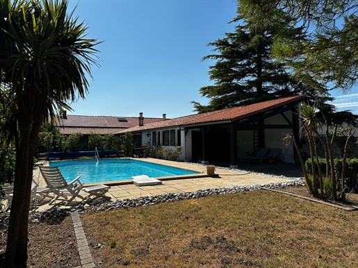 Maison 6 pièces 131 m² · à Saint-Agnant · 131 m² · 367 500 €