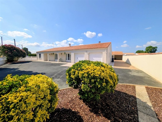 Maison 5 pièces 181 m² · à Saint-Hippolyte · 181 m² · 353 000 €
