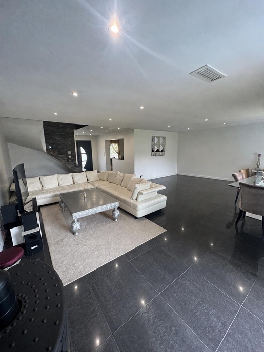 Maison 7 pièces 163 m² · à Carbon-Blanc · 163 m² · 515 725 €