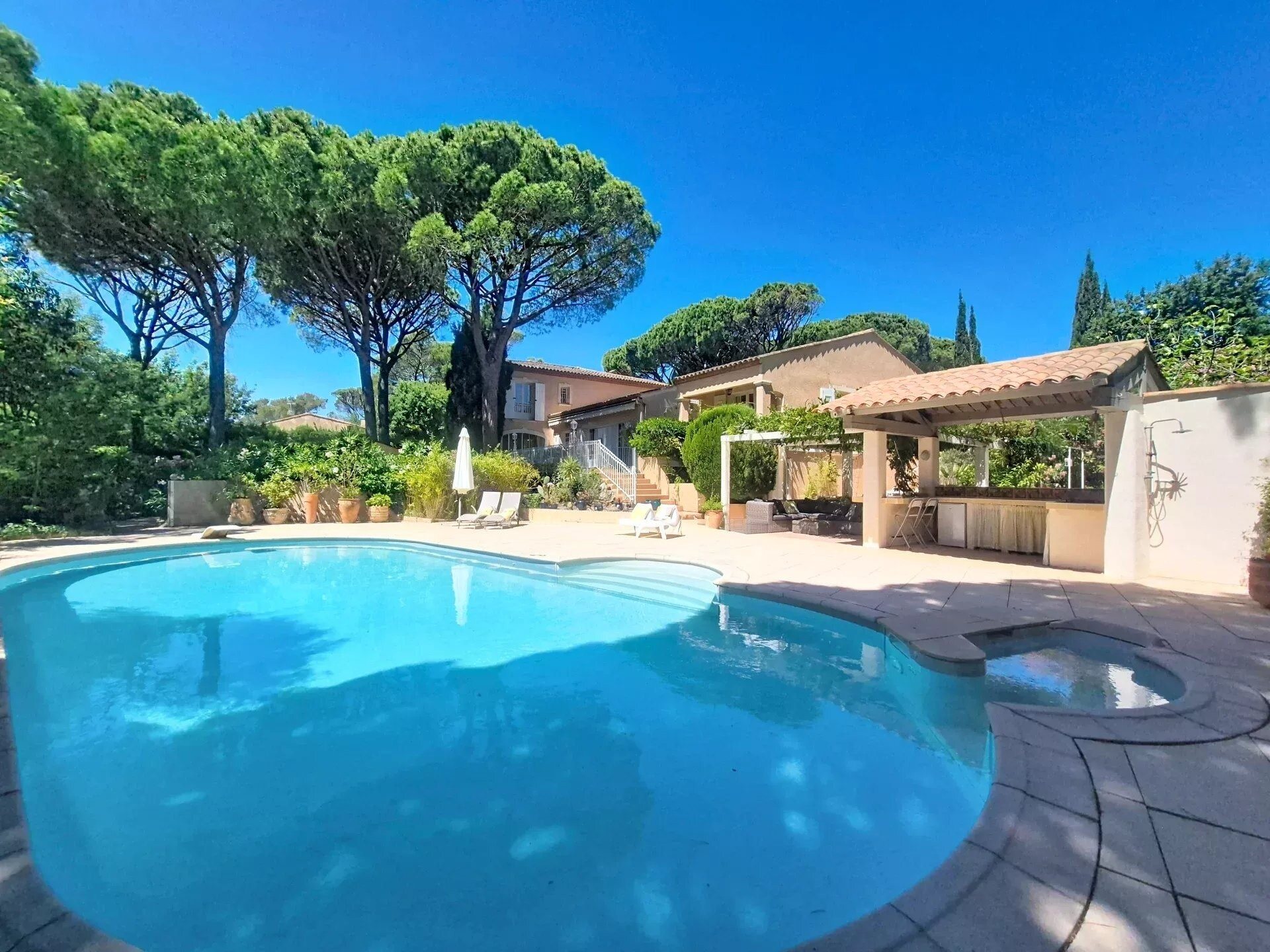 Maison à vendre, 275m², Saint-Raphaël