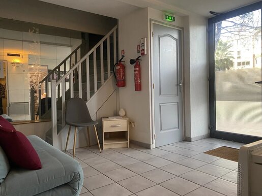 Local commercial 77 m² · à Fréjus · 77 m² · 252 280 €