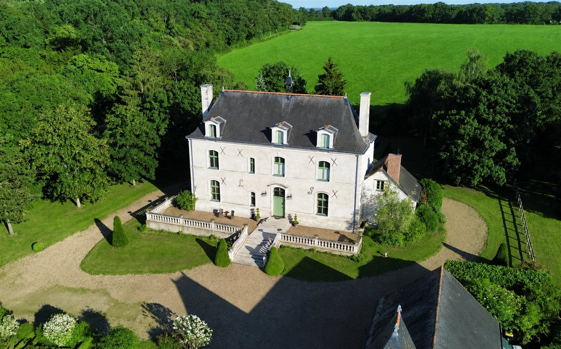 Maison 11 pièces 407 m² · à Savennières · 407 m² · 1 590 000 €