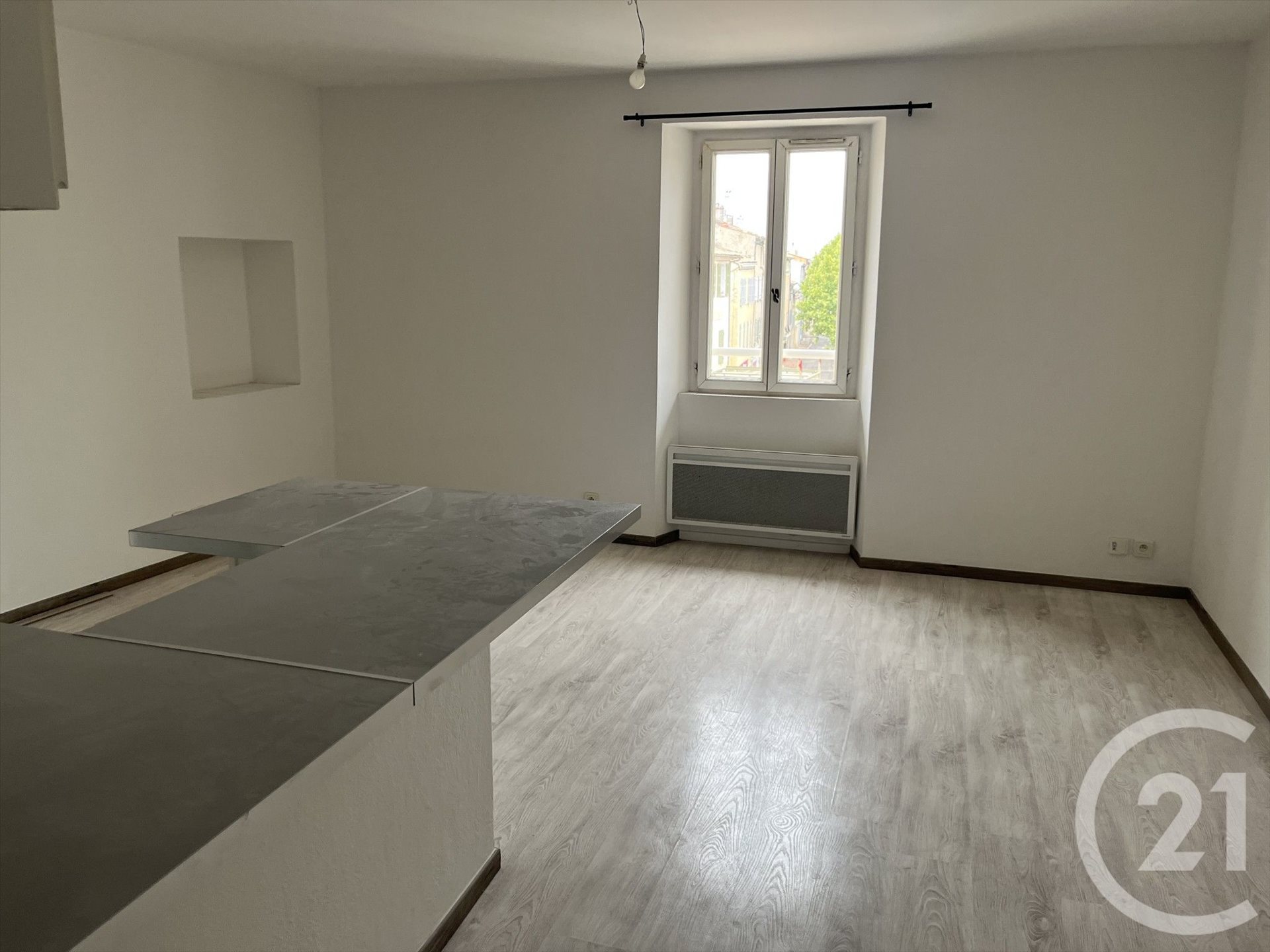 Appartement à louer, 40m², Saint-Maximin-la-Sainte-Baume