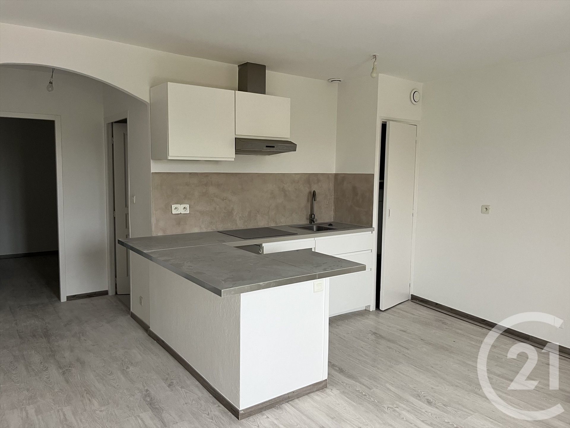 Appartement à louer, 40m², Saint-Maximin-la-Sainte-Baume
