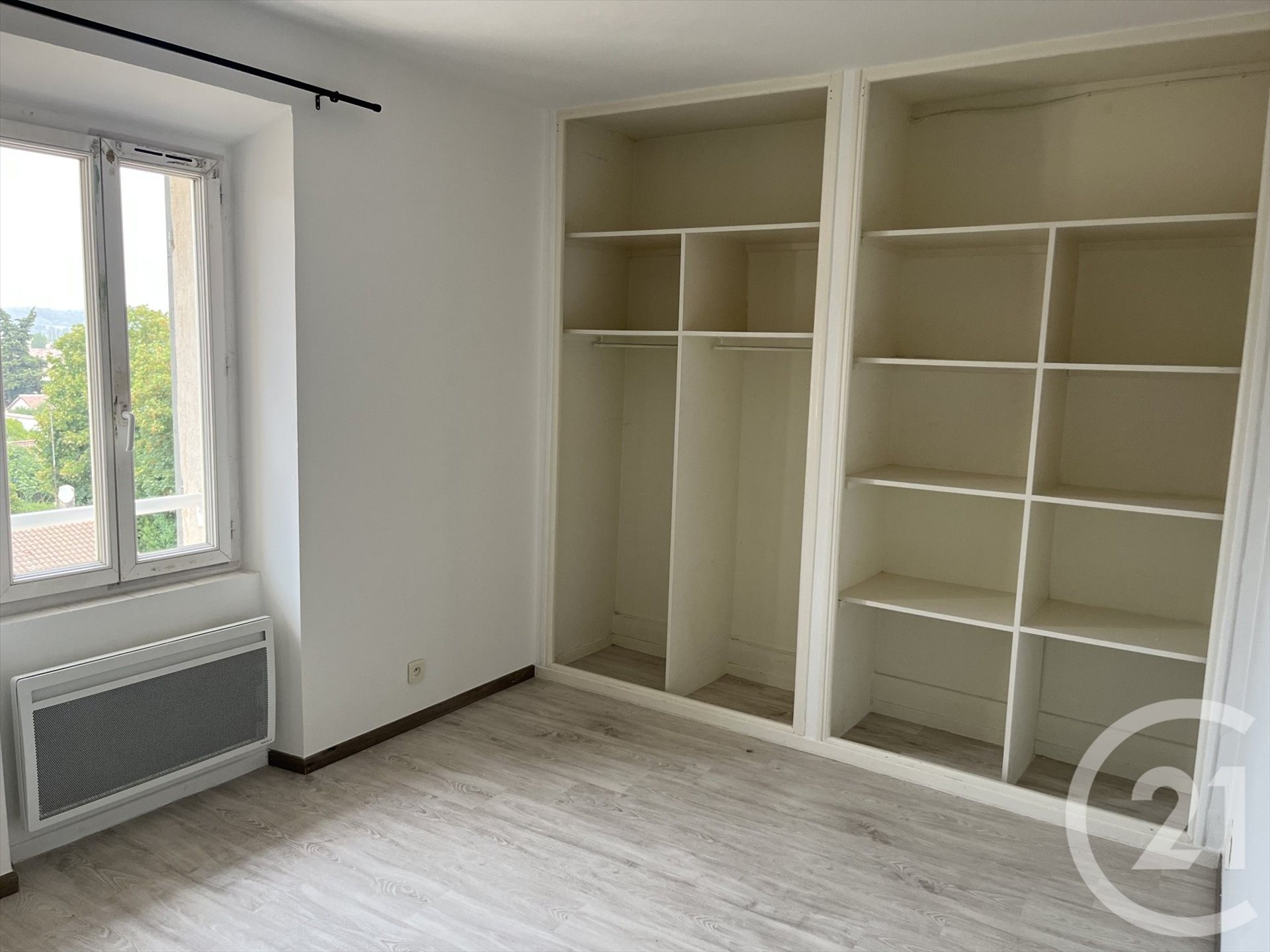 Appartement à louer, 40m², Saint-Maximin-la-Sainte-Baume
