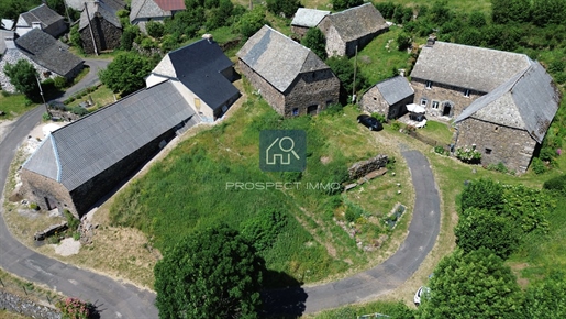 2 pièces 250 m² · à Condom-d'Aubrac · 250 m² · 39 500 €