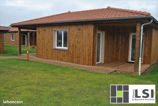 Bel investissement rentable gites · à Beaulieu · 560 m² · 212 000 €