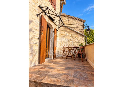 Maison 4 pièces 110 m² · à Saint-Martin-de-Londres · 110 m² · 279 000 €