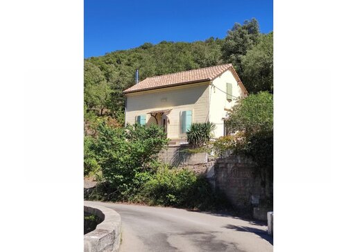 Maison 3 pièces 89 m² · à Saint-Martin-de-Londres · 89 m² · 292 000 €