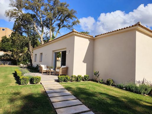 Maison 4 pièces 90 m² · à Ocana · 90 m² · 395 000 €
