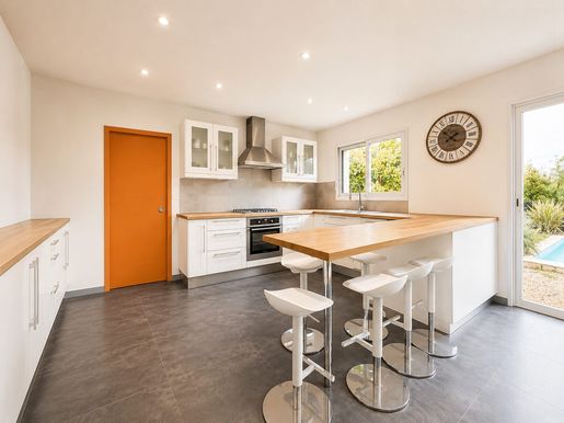 Maison 8 pièces 197 m² · à Gond-Pontouvre · 197 m² · 397 000 €