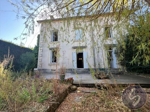 Maison 7 pièces 159 m² · à La Crèche · 159 m² · 239 200 €